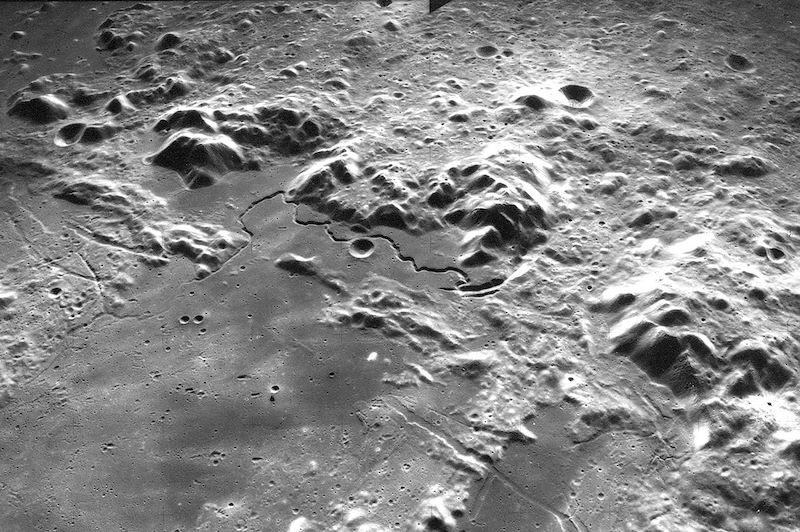 Découverte des Apennins lunaires et des champs de lave à leur pied : le Mont Hadley, Hadley Rille, et la mer de la Sérénité !