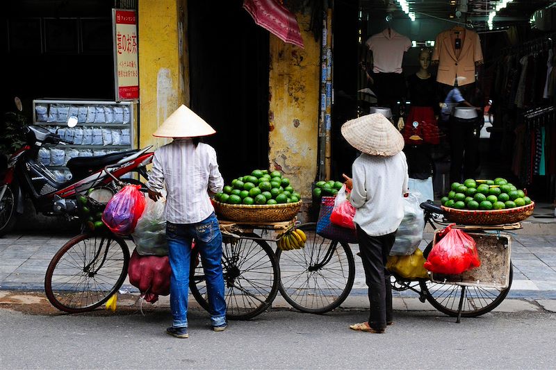 Partez pour un circuit à vélo sur les routes du Nord du Vietnam. Une aventure entre montagnes et rizières