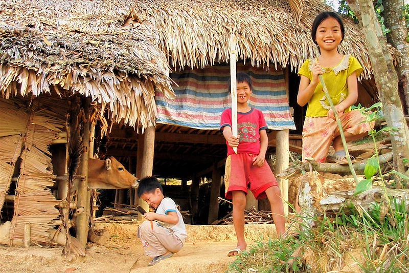 Partez pour un circuit à vélo sur les routes du Nord du Vietnam. Une aventure entre montagnes et rizières