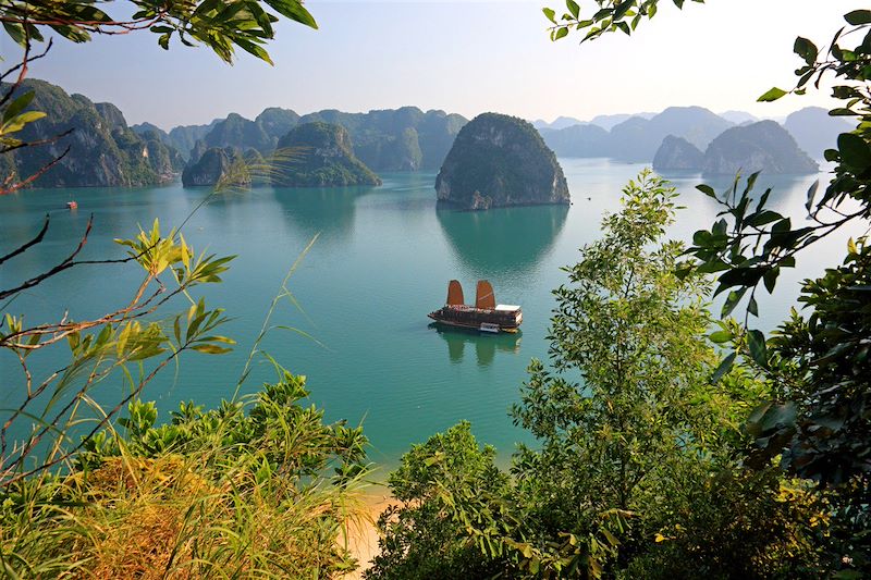 Partez pour un circuit à vélo sur les routes du Nord du Vietnam. Une aventure entre montagnes et rizières