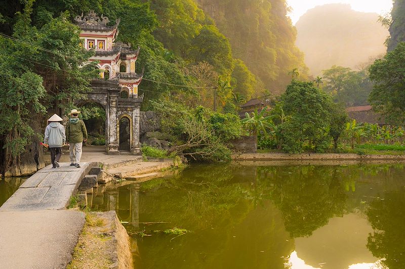 21 jours pour traverser le Vietnam du Nord au Sud avec alternance de trek, visites et balades en bateaux.