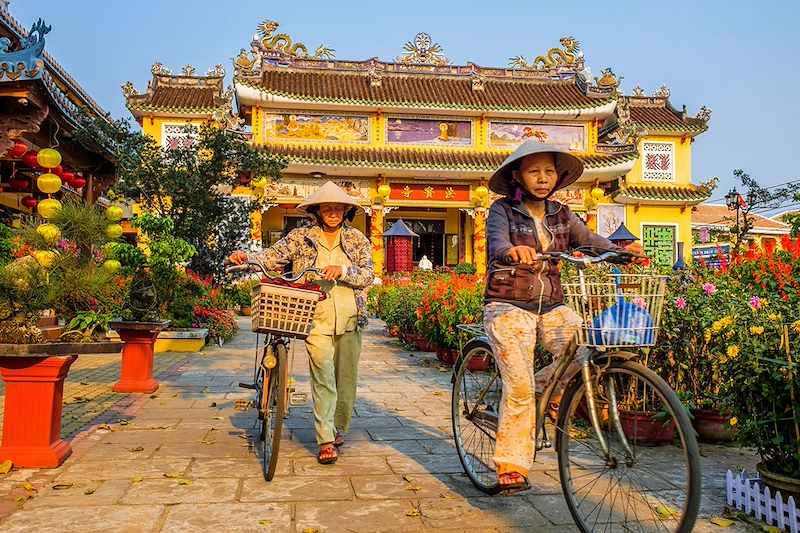 21 jours pour traverser le Vietnam du Nord au Sud avec alternance de trek, visites et balades en bateaux.