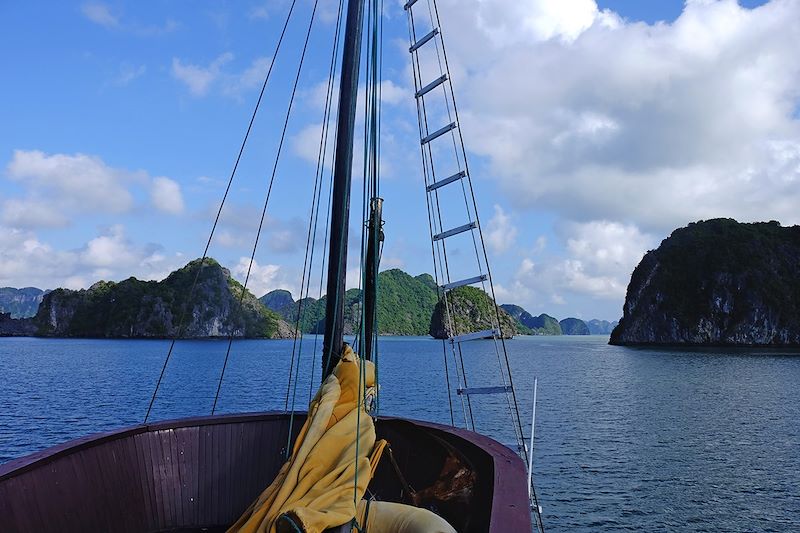 Jonque sur la Baie Ha Long - Province de Quang Ninh - Vietnam