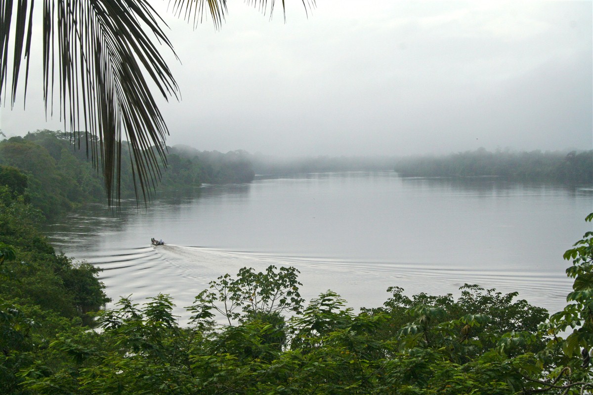 Le fleuve Maroni, Papaichton en Guyane © Julien Lévêque/Nomade Aventure