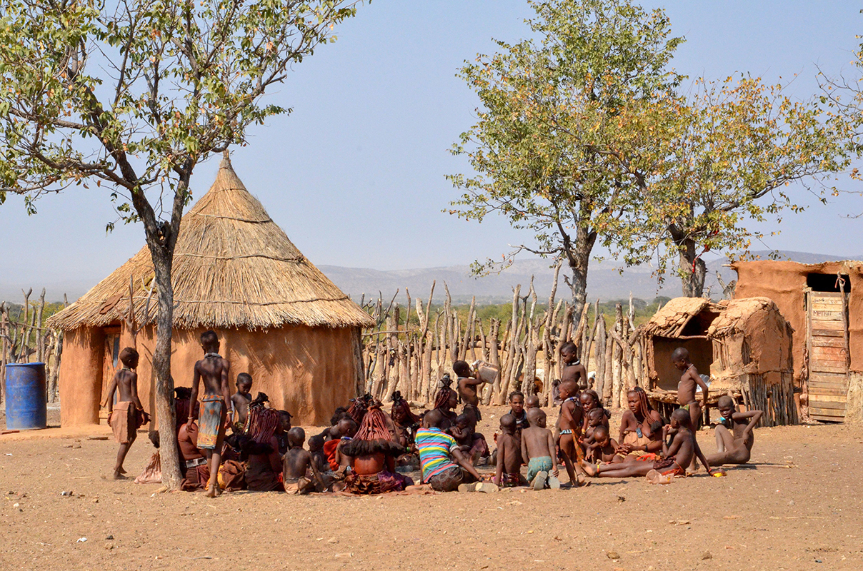 Village Himba - Namibie © Julie Foucher/Nomade Aventure