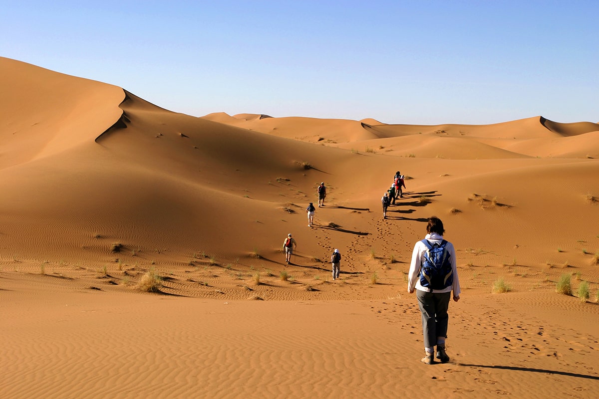 Randonnée dans le désert au Maroc © AlexQ/stock.adobe.com