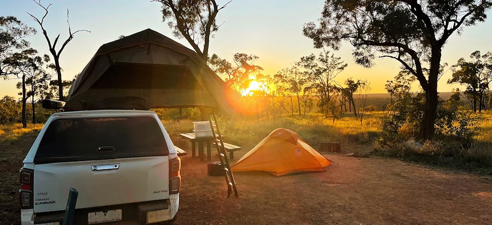 Aventure hors sentiers battus, avec location de 4x4 équipé d'une tente de toit sur la route mythique d’Australie, l’Explorers Way