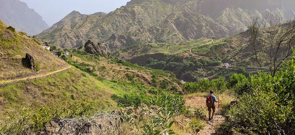 Immersion sur Sao Vicente et Santo Antao : Randonnées dynamiques et Nuits à la belle étoile !