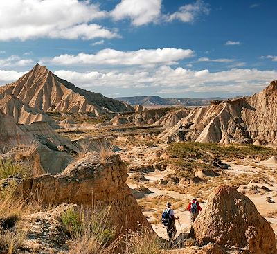 Randonnées accompagnées pour découvrir deux sites majeurs, qui recèlent de trésors naturels et de paysages extraordinaires.