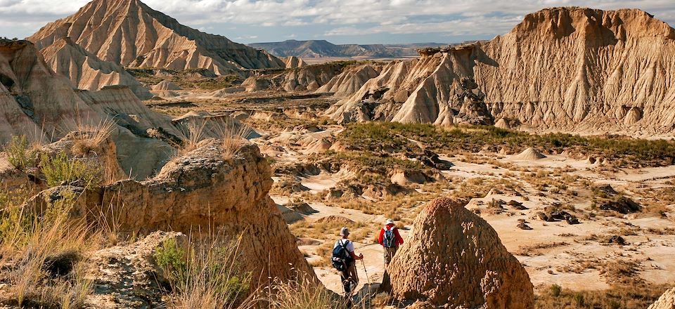 Randonnées accompagnées pour découvrir deux sites majeurs, qui recèlent de trésors naturels et de paysages extraordinaires.