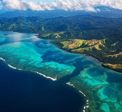 Voyage aux îles Fidji de Viti Levu à Taveuni, en passant par Vanua Levu, entre forêts, plages de sables blanc et îlots coralliens.
