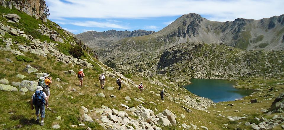 Aventure familiale en pleine nature, depuis un hôtel à la découverte des montagnes andorranes 