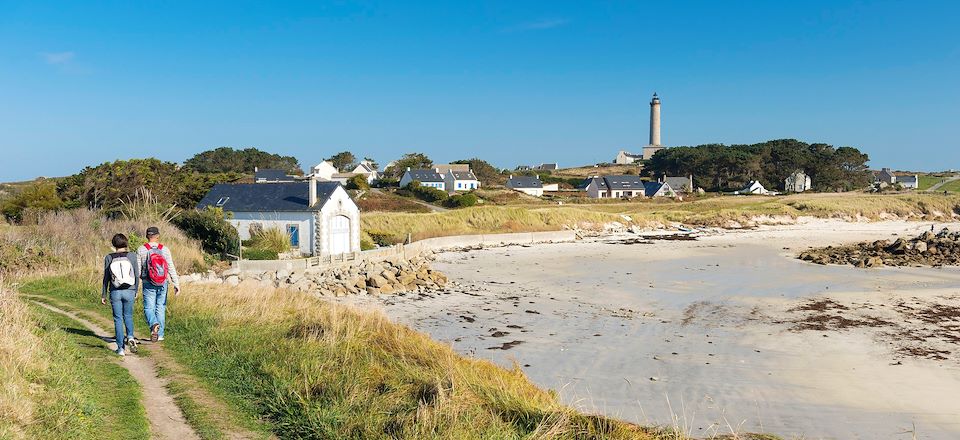 Séjour marche et méditation en Bretagne, accès à un spa, et découverte de Roscoff et des environs. 