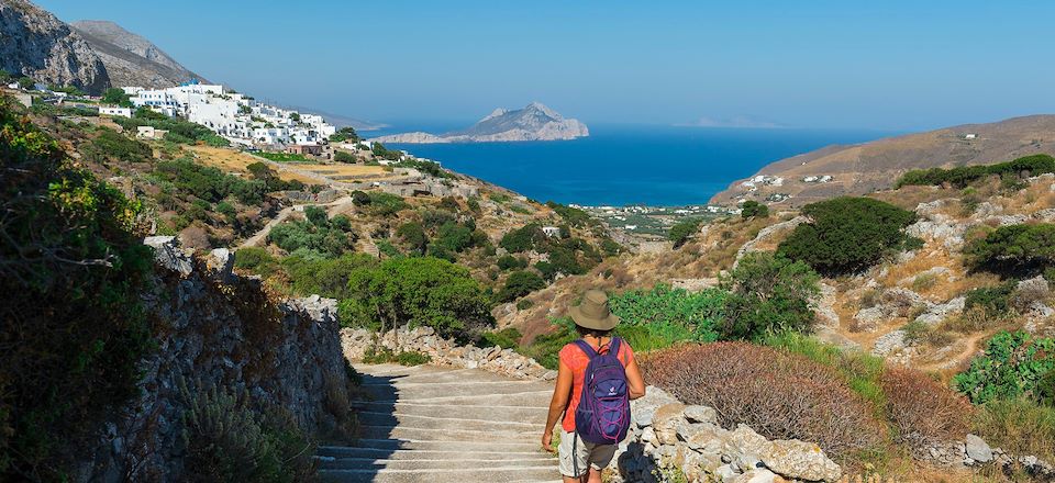 Randonnée et séances de yoga sur Amorgos pour un séjour bien-être sur notre île préférée des Cyclades! 