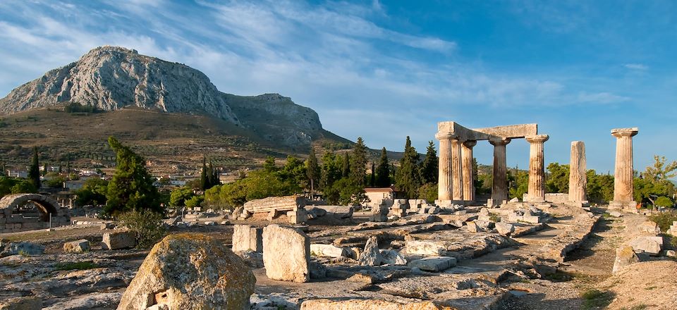 Balade et découverte du meilleur de la Grèce antique d'Athènes à la majestueuse région du Péloponnèse.