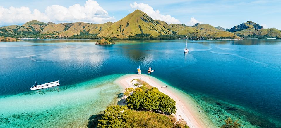 Une traversée de Flores avec chauffeur & guides locaux – Volcan Kelimutu, Snorkeling aux 17 îles, et dragons de Komodo