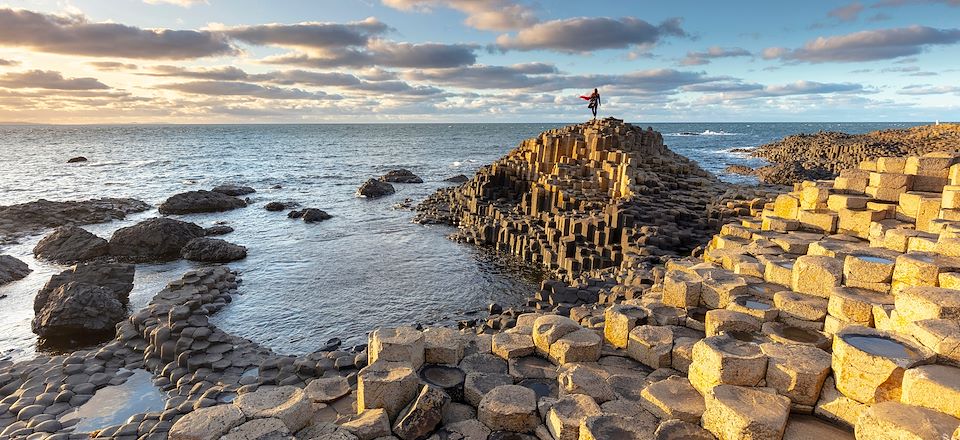 Des grands espaces sauvages du Donegal aux charmes de l'Irlande du nord, une itinérance tout en contrastes.