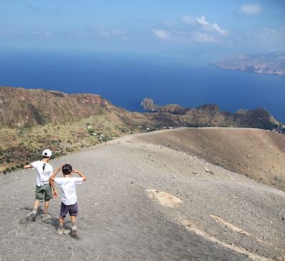 Voyage en famille en Sicile : un trésor comprenant des pièces d'or d'une valeur de 250euros attend un jeune aventurier 