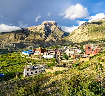 Découverte de Bodnath, Pokhara, le Mustang et Mukhtinath, entre spiritualité et paysages majestueux de l'Himalaya