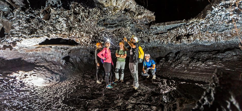 Circuit multiactivité spécial ados à la Réunion avec rando, canyoning, VTT, ascension du volcan, exploration d'un tunnel de lave