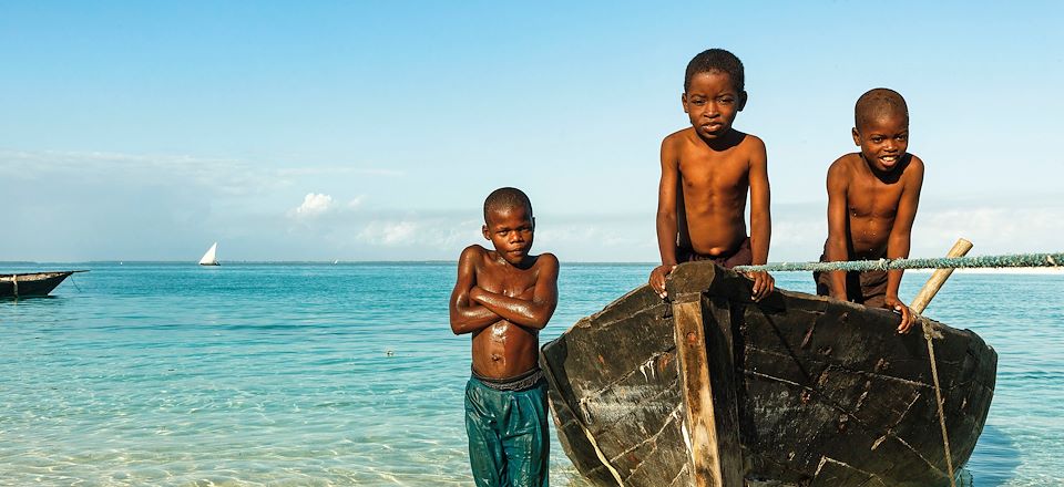 Les incontournables de Zanzibar en famille : plages, bateau, snorkeling, singes, tortues, mangrove, parties de foot... 